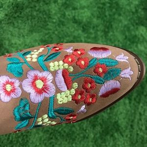 Embroidery heel cow boy boots